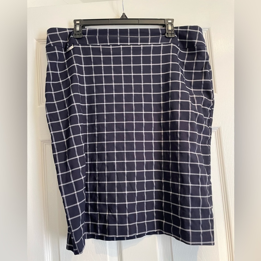 Soho navy midi skirt